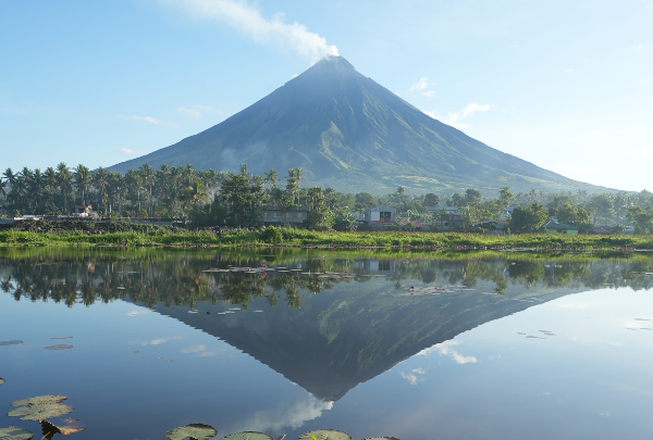 Cooking on the foothills of the Mayon volcano